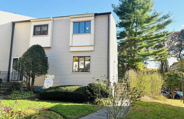 715 Frenchtown Road - 715 Frenchtown Road, Bridgeport, CT 06606