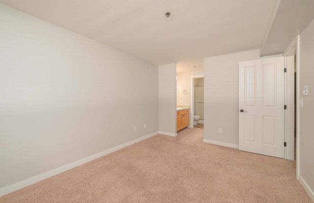 Peloton Apartments Gallery 3