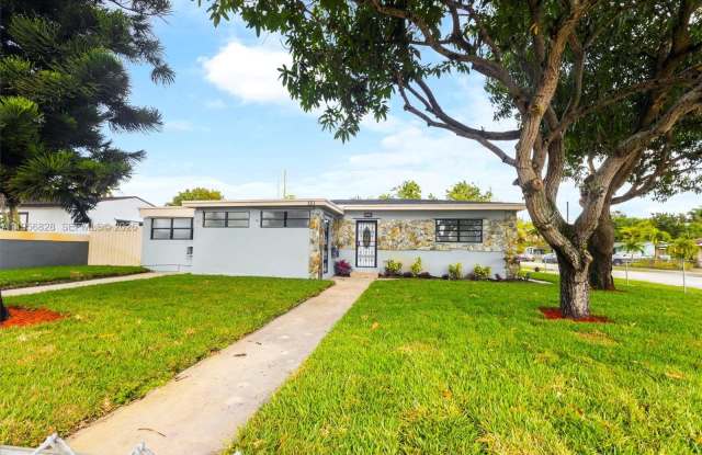 551 NW 183rd St photos photos