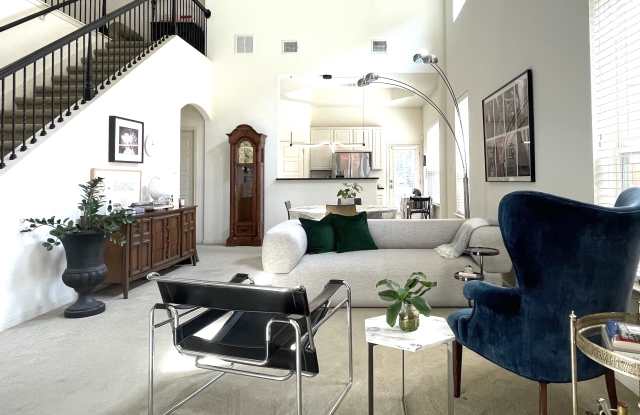 7337 Menchaca Road Gallery 2