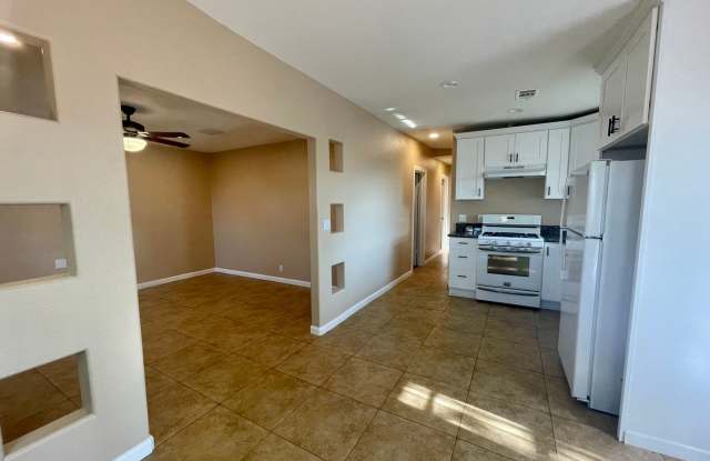 COMING SOON!! 2 Bedroom 1.5 Bathroom Home in Desert Hot Springs! Gallery 3