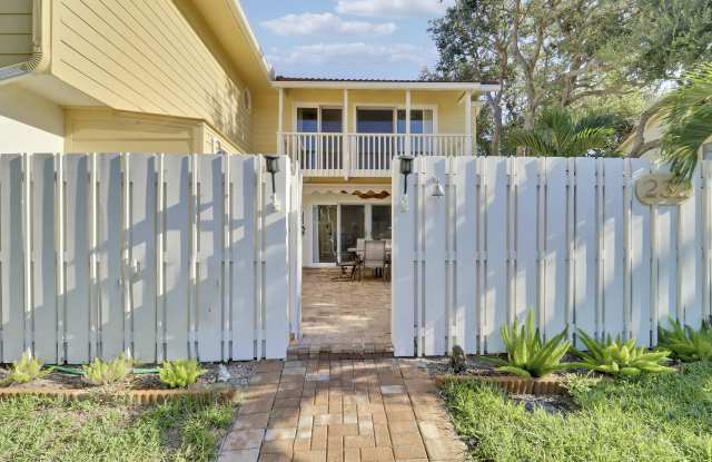 232 SEABREEZE Circle Gallery 2