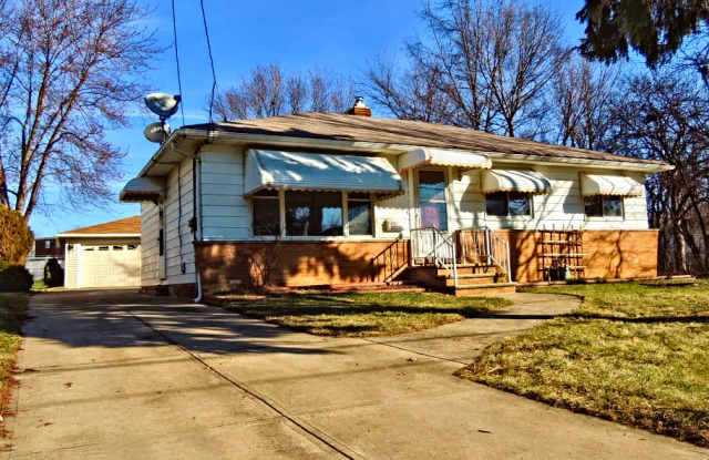 Newly Renovated 3-Bed, 1-Bath Bedford Ranch — Move-In Ready - 81 Talbot Drive, Bedford, OH 44146