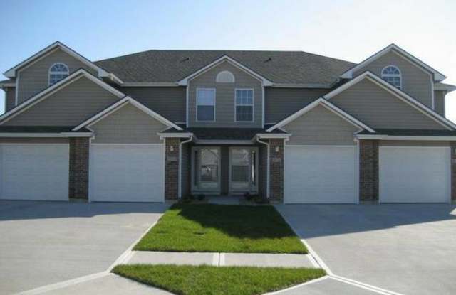 9027 Sw Gala Dr - 9027 Southwest Gala Drive, Blue Springs, MO 64014