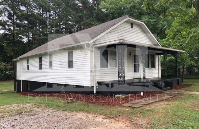 Spacious Home in the Heart of South Hill, VA Gallery 3
