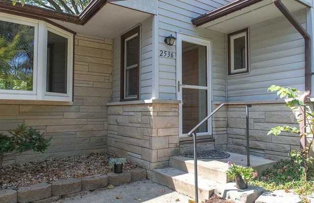 2536 E 8th - Large Back Yard! photos photos