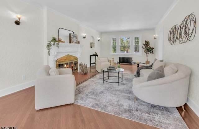 153 Clairmont Ter Gallery 4