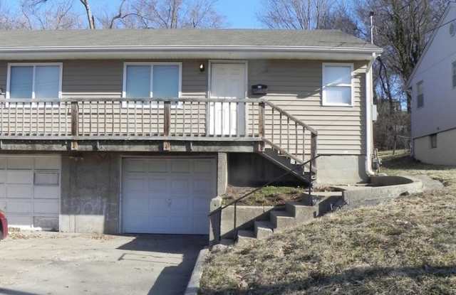 1508 West Waldo Avenue - 1508 W Waldo Ave, Independence, MO 64050