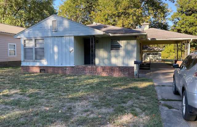 704 S. Chestnut - 704 South Chesnut Street, Pittsburg, KS 66762