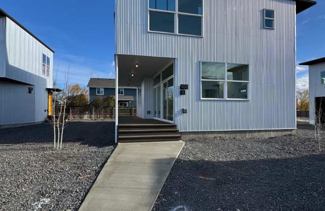 Spacious 4-Bedroom, 3-Bath Home with Stunning Views photos photos