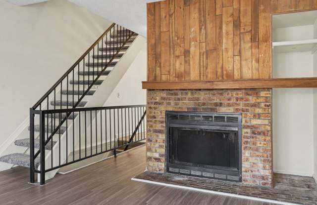 2 Bedroom, 1.5 Bathroom Townhome with In-Unit Laundry & Private Patio    **Move-In Special** Gallery 4