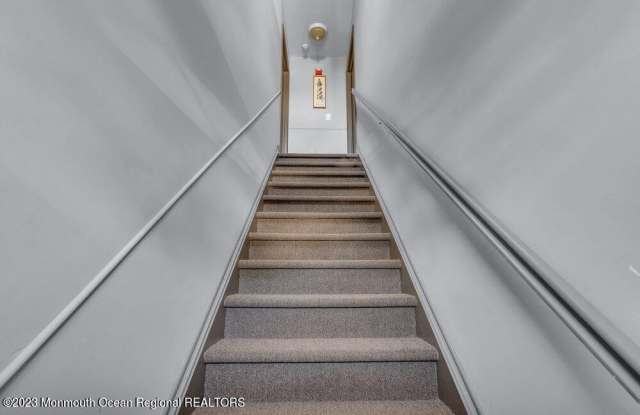 207 13th Avenue Gallery 3