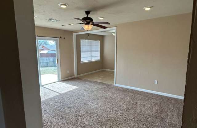3 bedroom NOW AVAILABLE in the MAC school district! Gallery 4