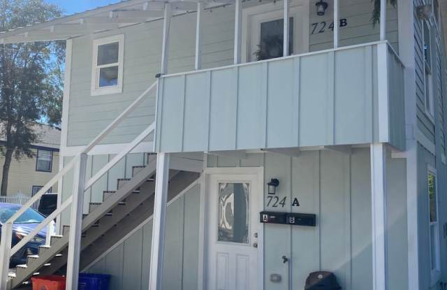 1 Bedroom 1 Bathroom Steps away from UF! FALL 2026 photos photos