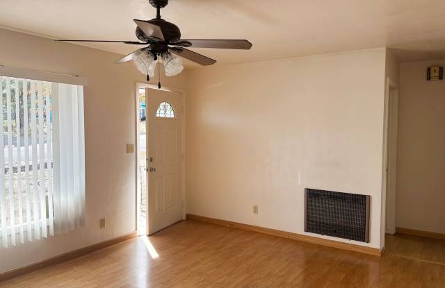 2 Bedroom 1 Bath House in Green Gallery 4