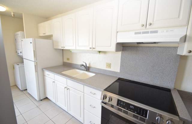 "Alexander Tower" - 2 bedroom, 1 bath, enclosed lanai, 1 parking, secured - 1226 Alexander Street, Honolulu, HI 96826