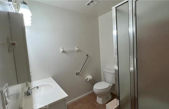 1828 E Commonwealth Avenue Gallery 3