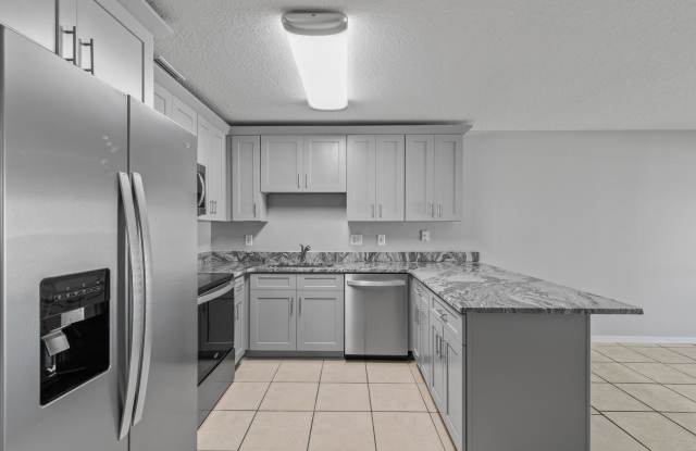 NEWLY RENOVATED 3/2 Duplex near Sleepy Hollow Sports Complex in Leesburg photos photos