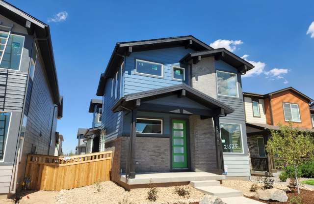 Newer three bed single family home in Painted Prairie. Gallery 3