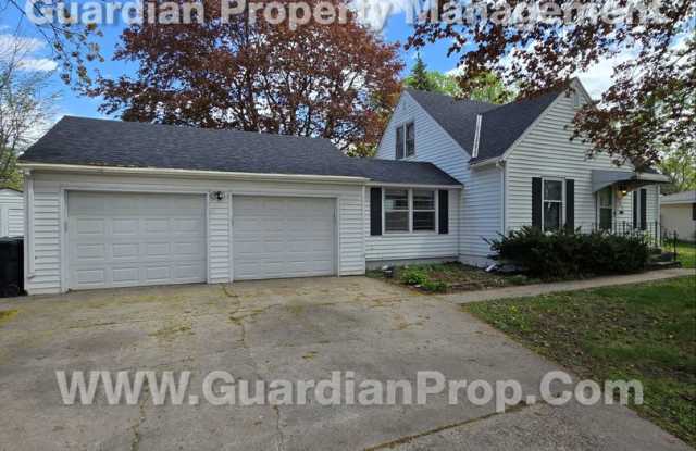 Bloomington Single Family Home, 2 Car Garage, new kitchen appliances! photos photos