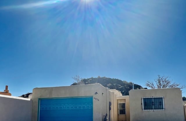 Beautiful 3 Bedroom 2 Bath Home with private back yard with access to the Petroglyphs Open Space! photos photos