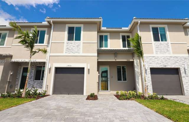 1475 SE 7th Ter photos photos