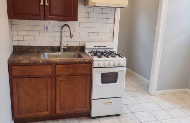 403 E Rockland St, Gallery 3