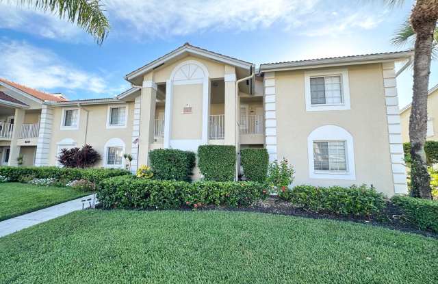** EMERALD LAKES ** 2 BED / 2 BATH CONDO - LAKE VIEW - CENTRAL NAPLES - ANNUAL RENTAL photos photos