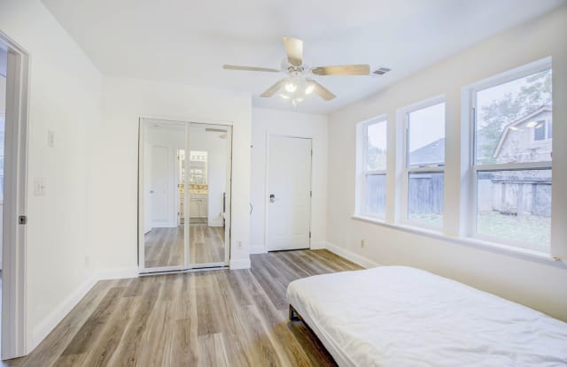 9206 Rock Canyon Way Gallery 3
