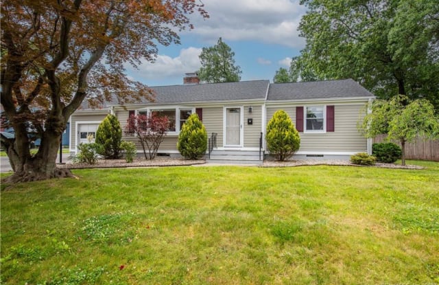 79 Coolidge Ave - 79 Coolidge Avenue, Newington, CT 06111