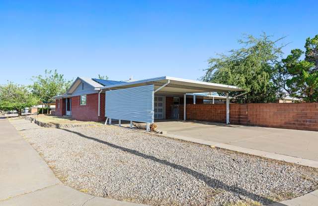 3 Bedroom home with Solar Panels Gallery 4