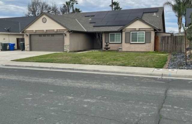 Coming Soon! Nice 3 bedroom 2 bathroom house in Hanford photos photos