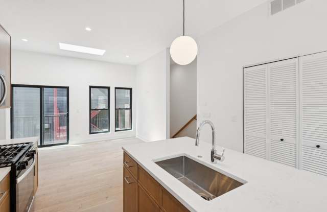 3641 N Wilton Avenue Gallery 4