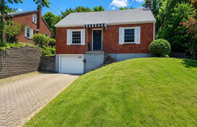 2768 Glenny Lane Gallery 1
