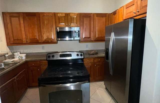 3500 Oaks Clubhouse Drive 207, Pompano Beach, FL 33069 Gallery 3