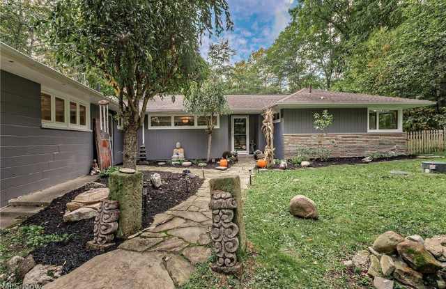 8165 Chagrin Mills Road Gallery 3