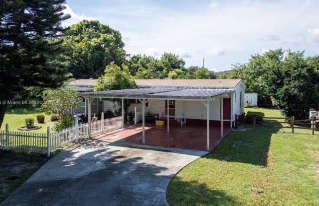 11932 Coral Pl photos photos