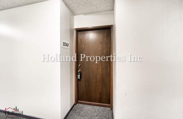Charming 1-Bedroom Condo, close to shopping! Gallery 4
