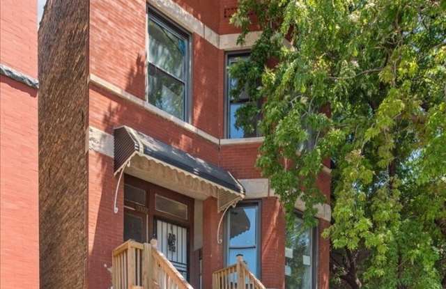 3322 W Congress Parkway Gallery 2
