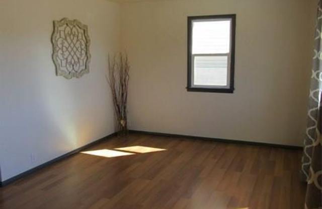 4415 ST CLAIR Ave. Gallery 3