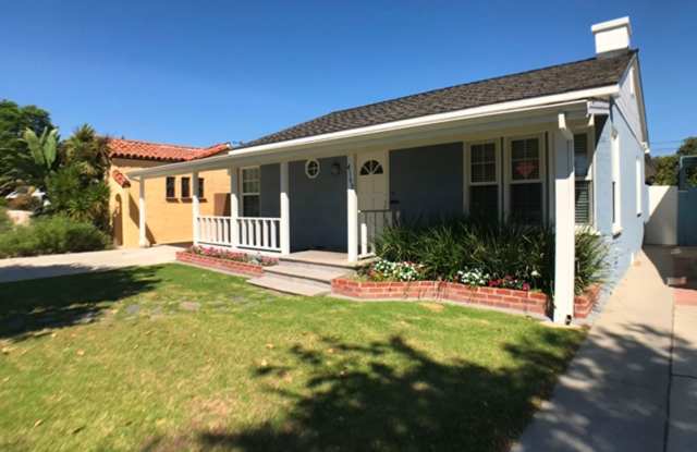 All Utilities Included! Charming Mid Century home in Del Rey. Large backyard. photos photos