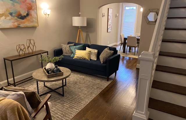 3817 WOODRIDGE Gallery 2