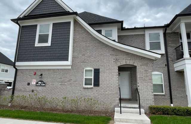 Shelby Township - 3 Bedroom, 2 Bath, End-Unit condo style w/Att Garage photos photos