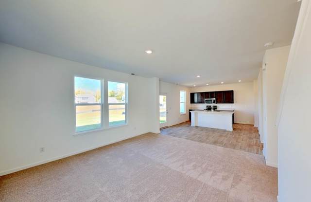 2032 Oak Terrace Dr Gallery 3