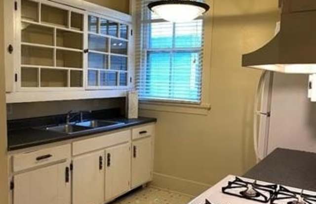 1822 ROBERT Street photos photos