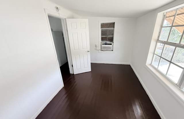 4343 Pinewood Avenue #4343 - 1 Gallery 2