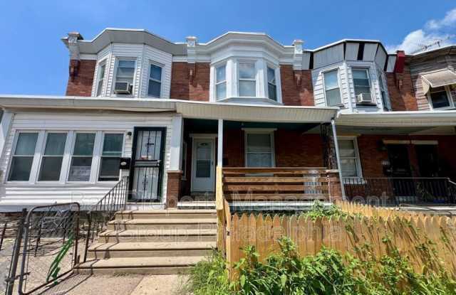 5748 N Beechwood St photos photos