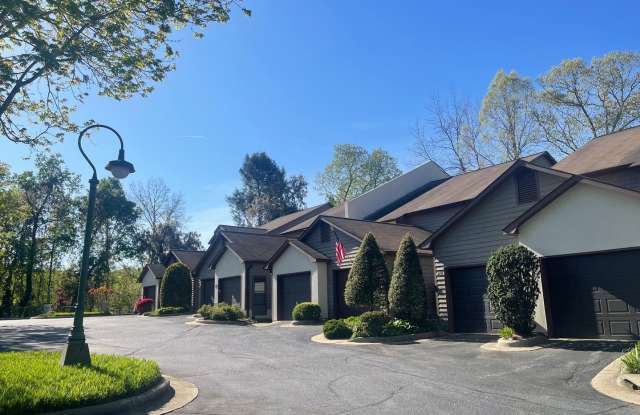 Spacious 2 Bed, 2 Bath Townhouse in Prime Hickory Location – 1,322 Sq. Ft. photos photos