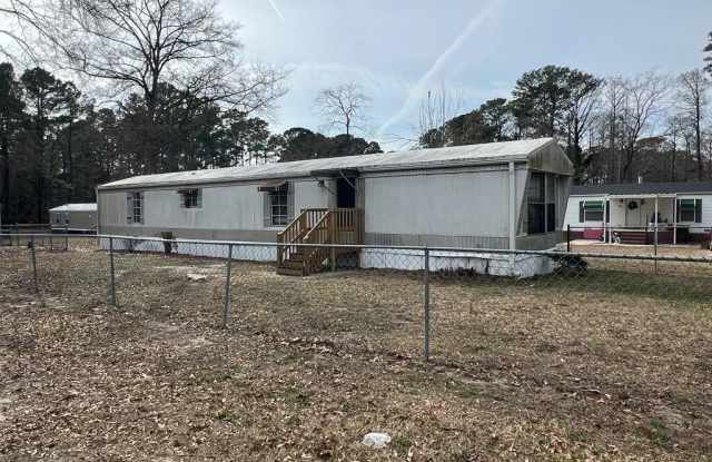 516 Greenwood Road - 516 Greenwood Road, Onslow County, NC 28574