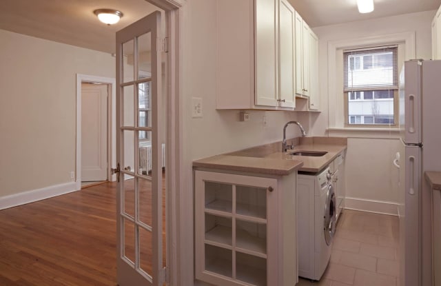 La Reine Apartments Gallery 4
